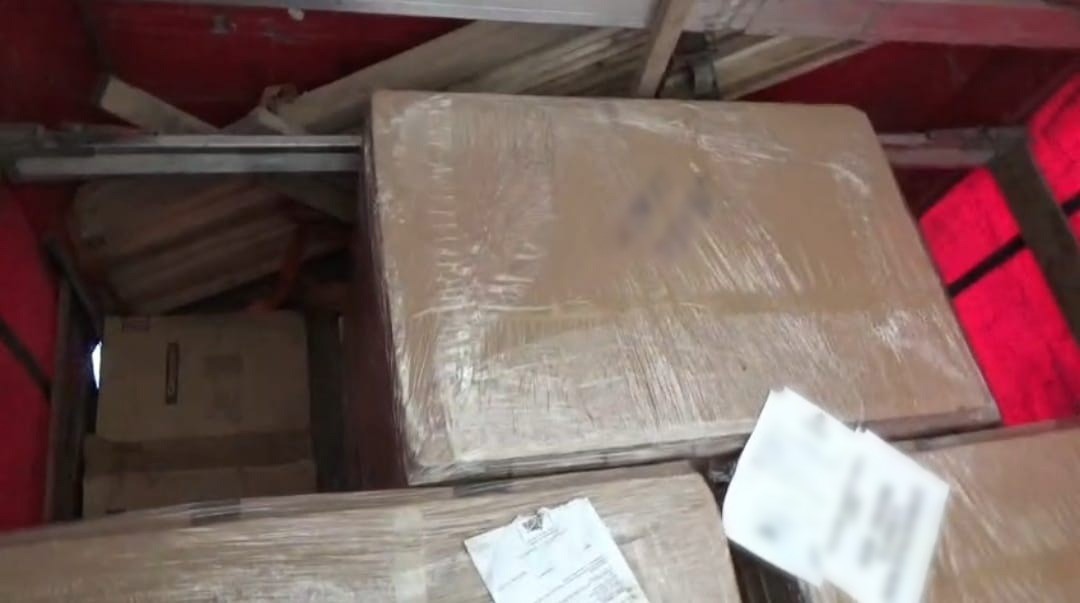 Sivas Suşehri’nde Göçmen Kaçakçılığı Operasyonu: Tıbbi Malzemeler Arasında 8 Göçmen Yakalandı