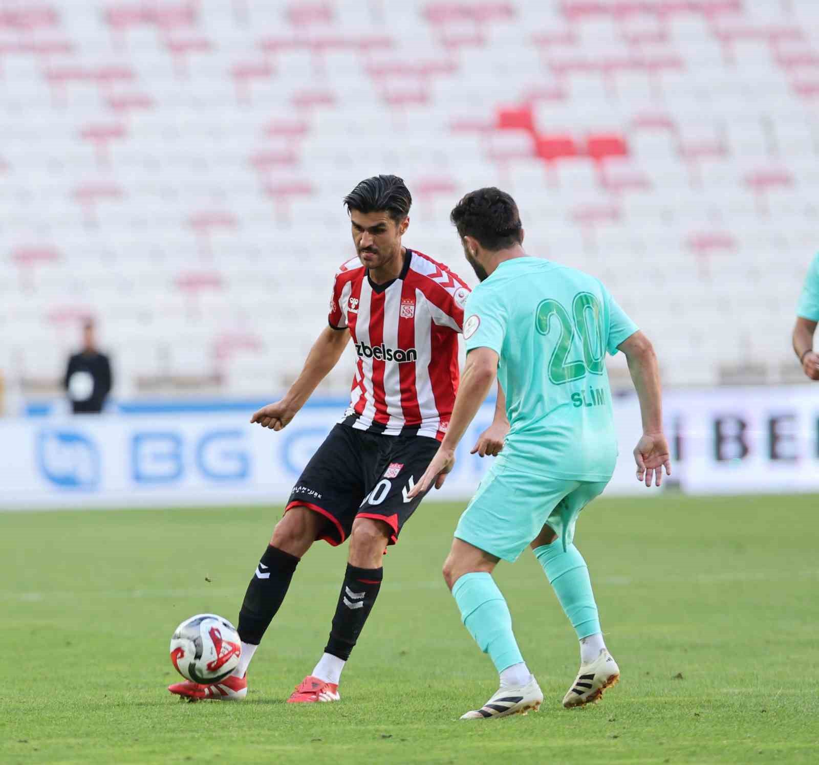 Sivasspor Evinde Serik Spor ile Puanları Paylaştı