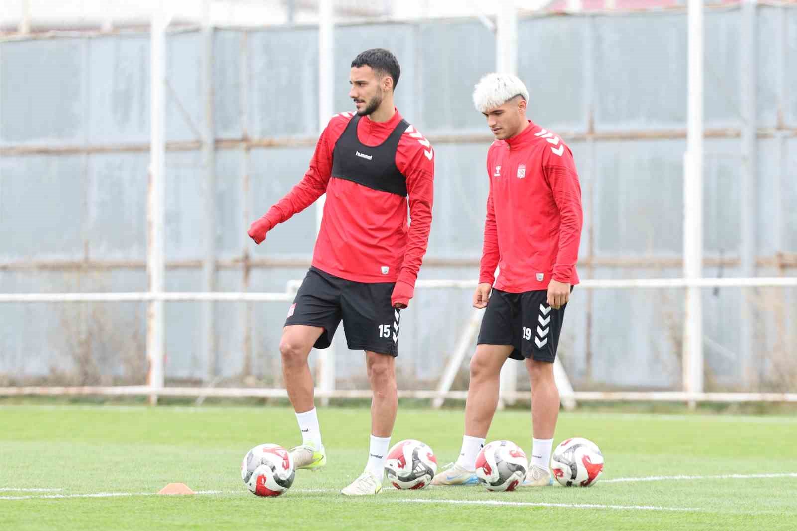 Sivasspor, Teknik Direktör Osman Zeki Korkmaz’sız Sahaya Çıktı