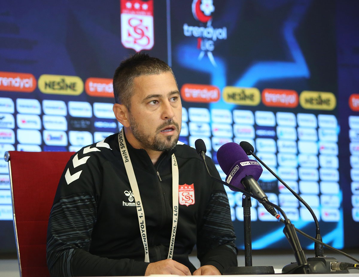 Sivasspor’da İstifa Sesleri Yok: Teknik Direktör Görevinin Başında