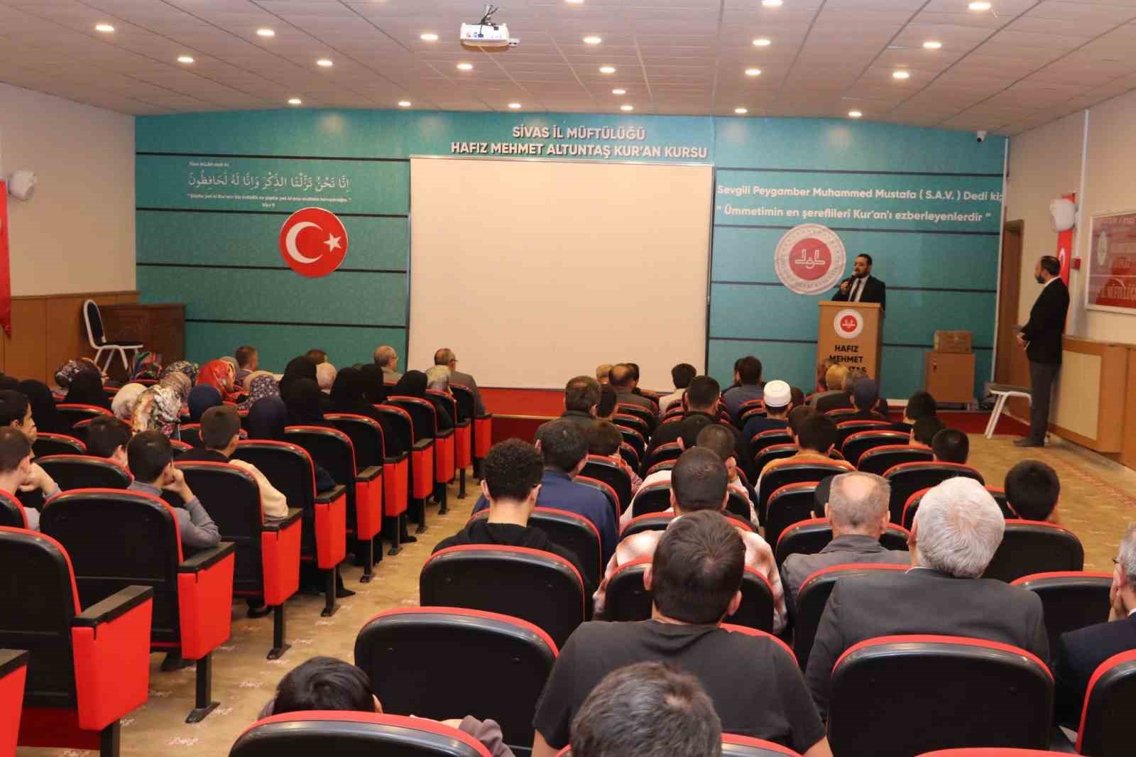 Sivas’ta 14 Genç Hafız İçin Belgelendirme Töreni Düzenlendi