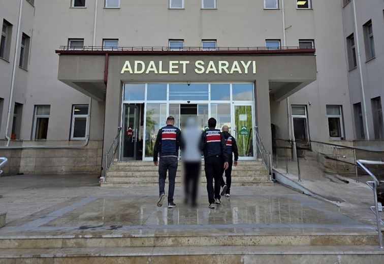 Sivas’ta Aranan FETÖ Üyesi Jandarma Operasyonu ile Yakalandı