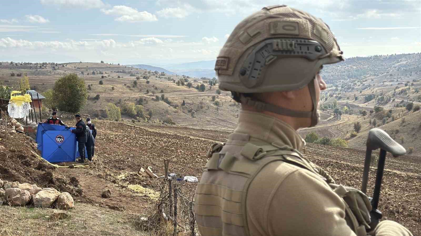 Sivas’ta Arazi Kavgası Kanlı Bitti: Jandarma ile Çatışan Şüpheli Ölü Ele Geçirildi