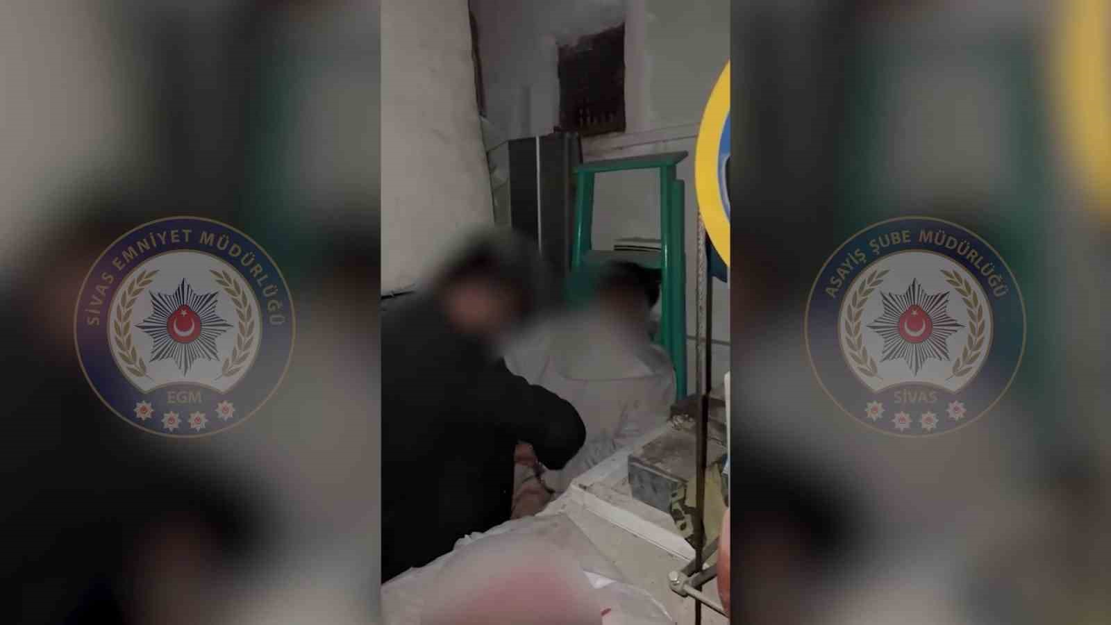 Sivas’ta Gizli Bölmede Saklanan Firari Şahıs Yakalandı