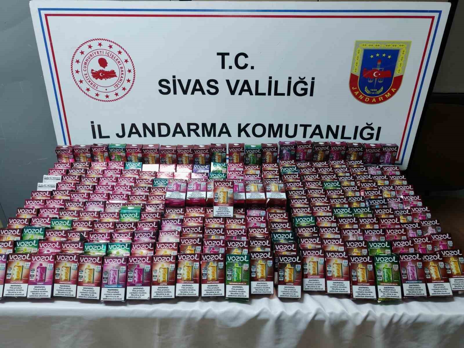 Sivas’ta Jandarma’dan Büyük Kaçak Tütün Operasyonu: 4 Gözaltı