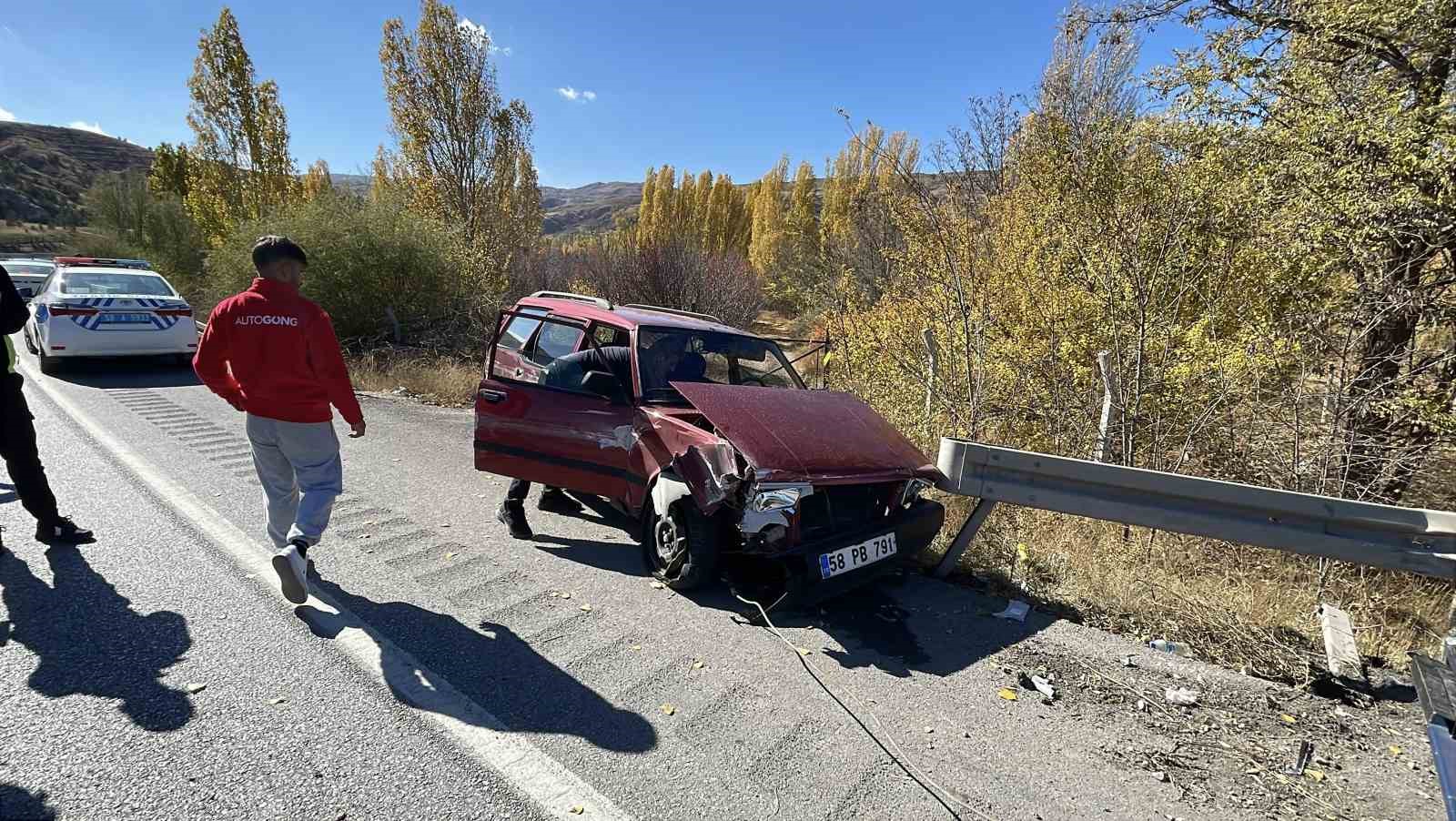 Sivas’ta Trafik Kazası: 1 Ağır Yaralı, 1 Yaralı