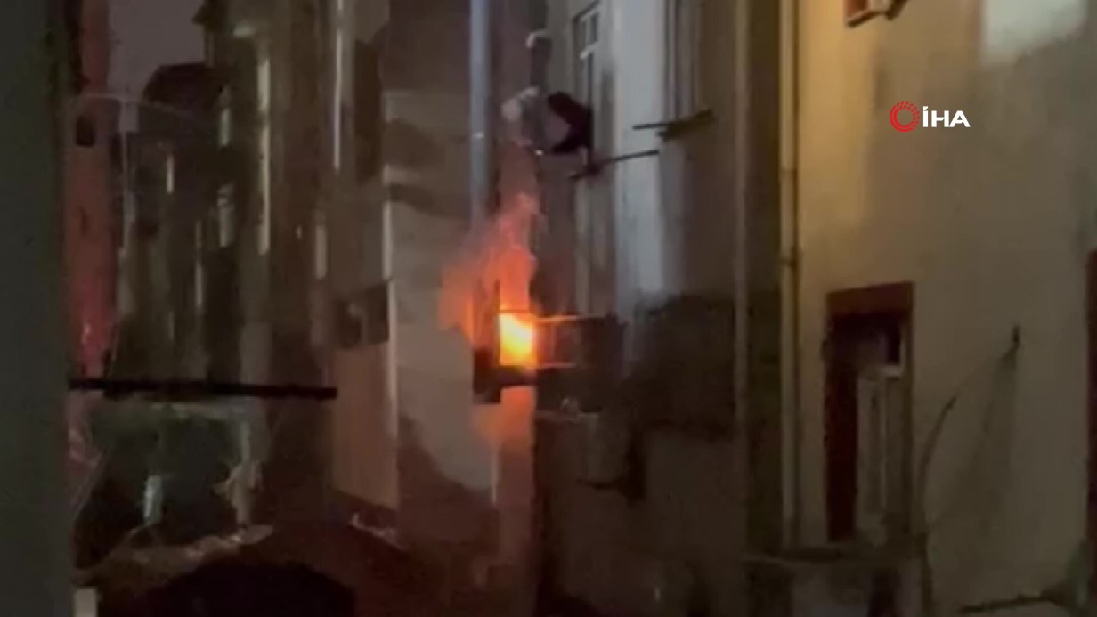 Sultangazi’de Gece Vakti Kebap Salonunda Yangın Paniği