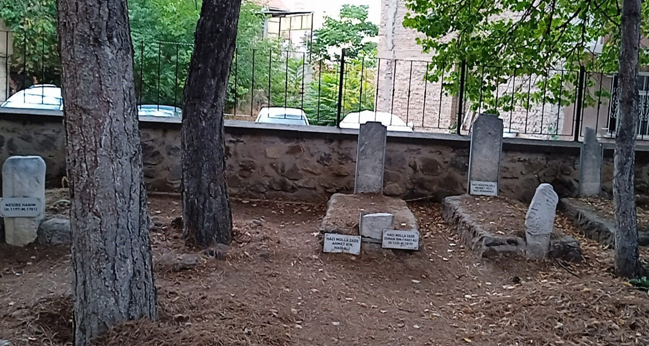 Tarihi Camii ve Evliya Kabirlerine Vandalizm