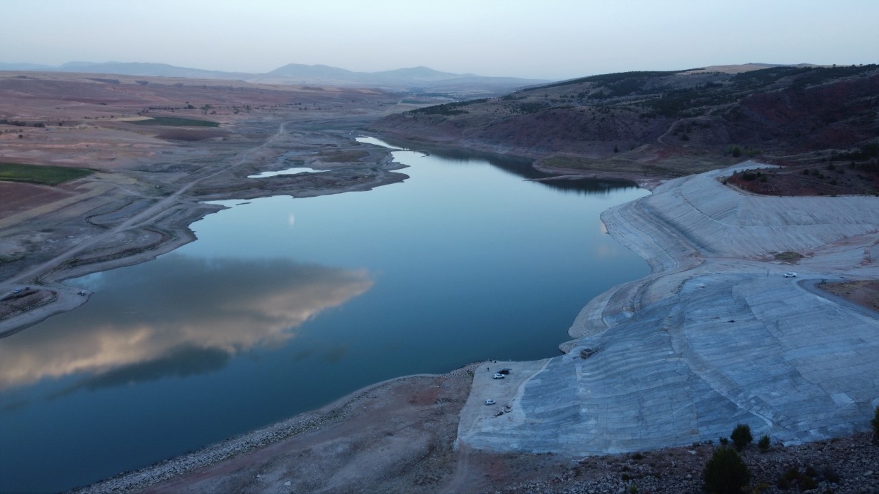 Uzunlu Barajı’nda Su Seviyesi Alarm Veriyor
