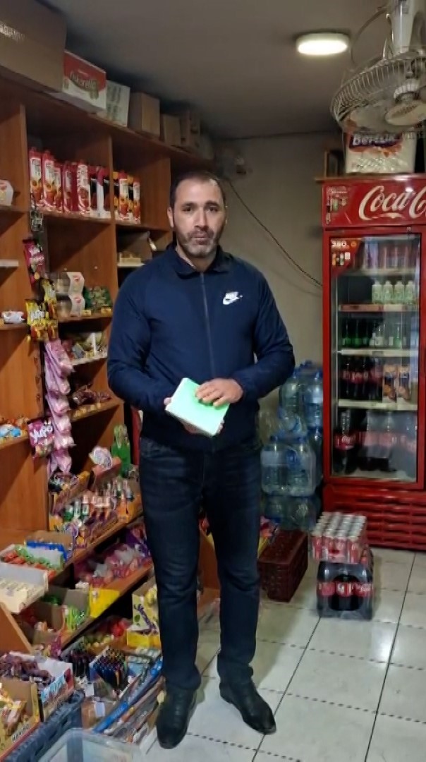 Zara’da Hayırsever İş Adamı Mahalle Borcunu Ödedi ve Borç Defterini Yaktı