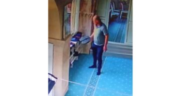 Adana’da Cami Ayakkabılığında Hırsızlık Vakası