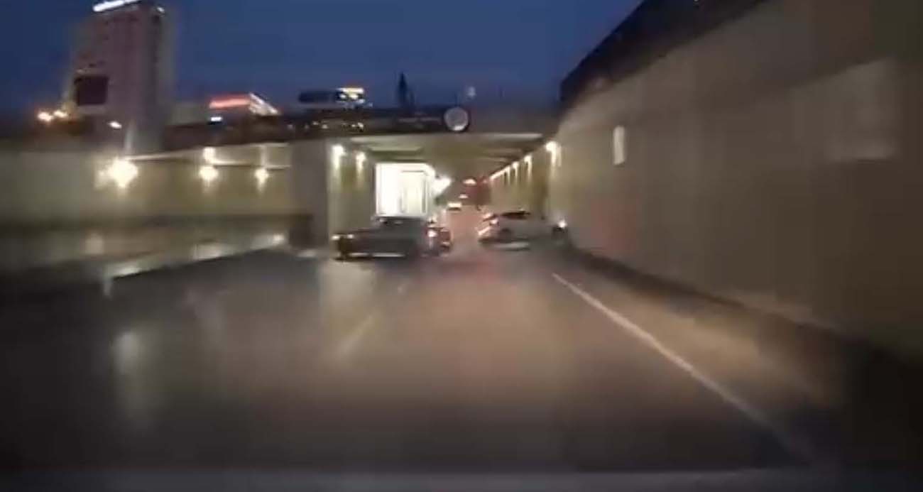 Adana’da Makas Atma Tehlikeli Sonuçlandı: Kaza Anı Kameralara Yakalandı