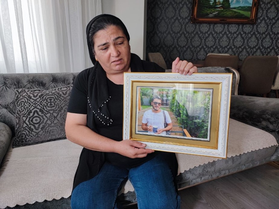 Adana’da Yaşanan Trajik Cinayet: Anne Adalet Arayışını Sürdürüyor