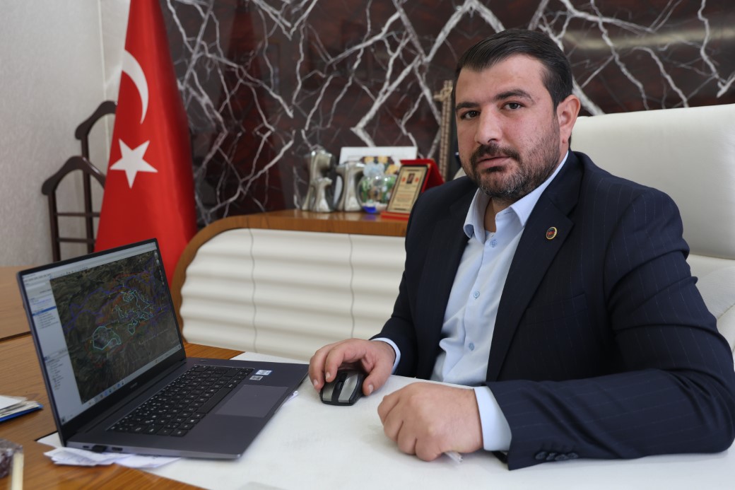 Alacakaya Belediye Başkanı Altınışık, Eti Krom’un Kaçak Çalışmalarını İfşa Etti