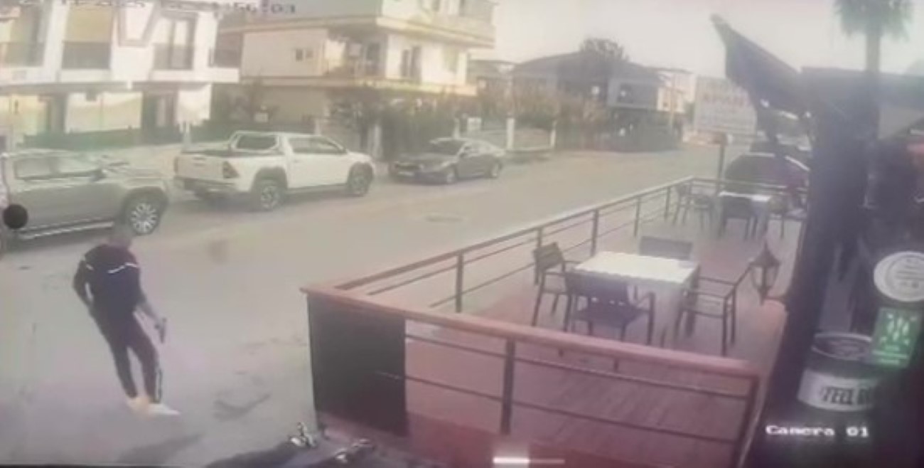 Antalya’da Kuzenini Öldüren Zanlının Cinayet Anı Kameralara Yansıdı