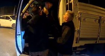 Arnavutköy’de Trafikte Gergin Anlar: Kamyonet Sürücüsü Motosikletliye Saldırdı