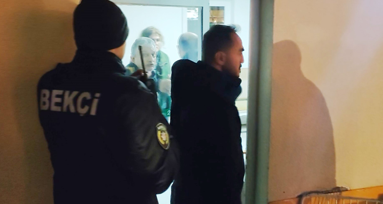 Avukat Kızını Taksi Durağına Kilitleyen Anne ve Baba Gözaltında