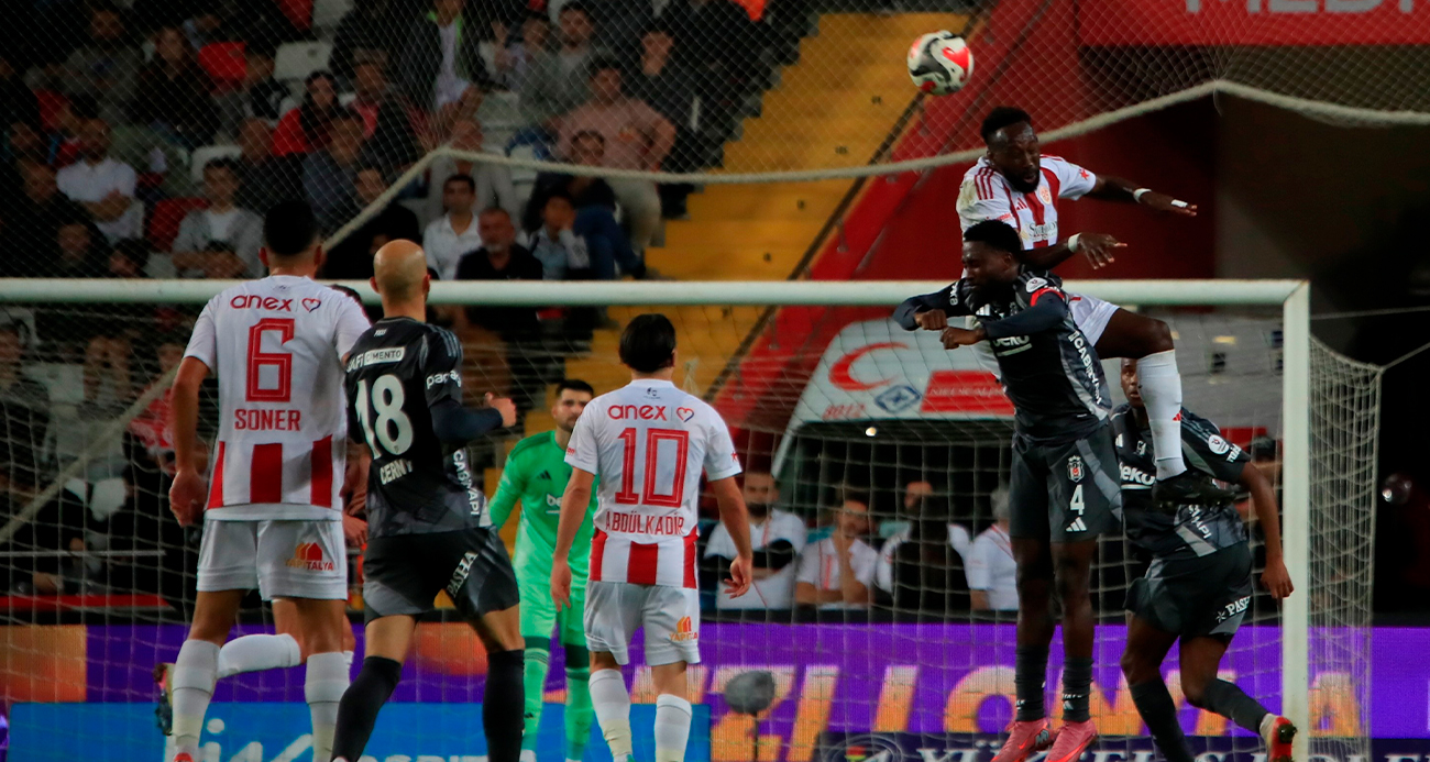 Beşiktaş, Antalyaspor’u Üç Golle Mağlup Etti