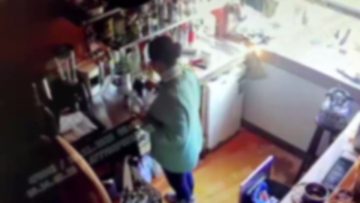 Beyoğlu’nda Bir Kafede Yanlışlıkla Deterjan İçirilen Kadın Hastanelik Oldu