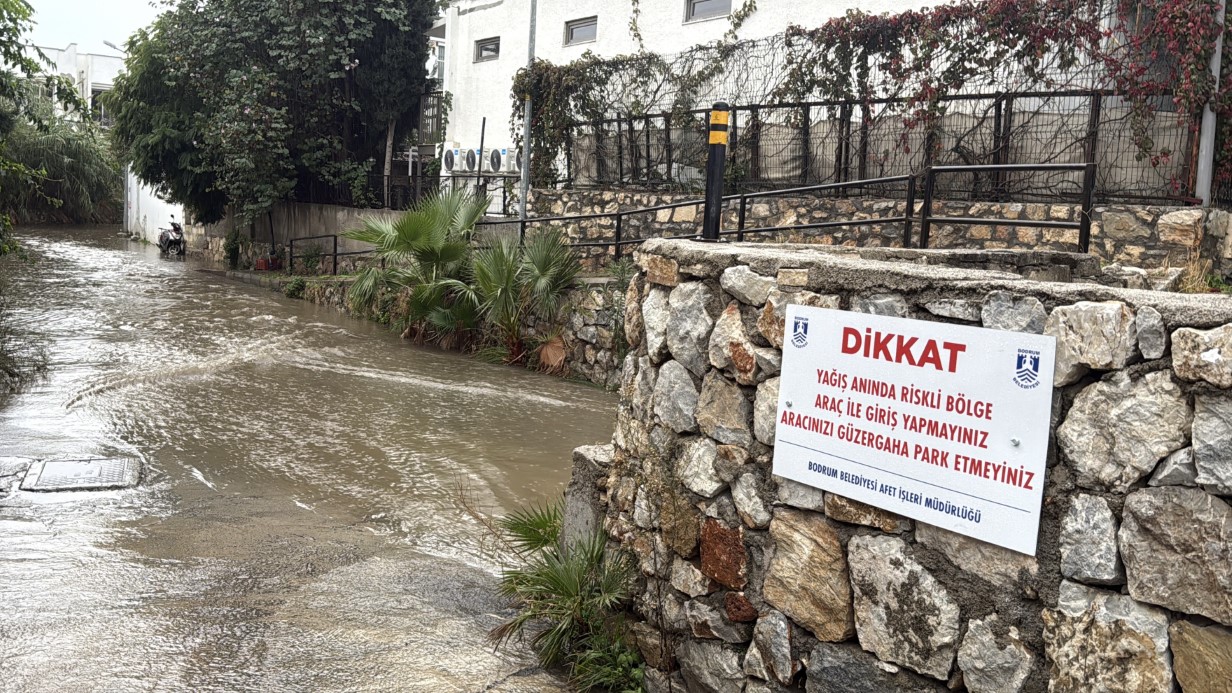 Bodrum’da Şiddetli Yağış Hayatı Felç Etti
