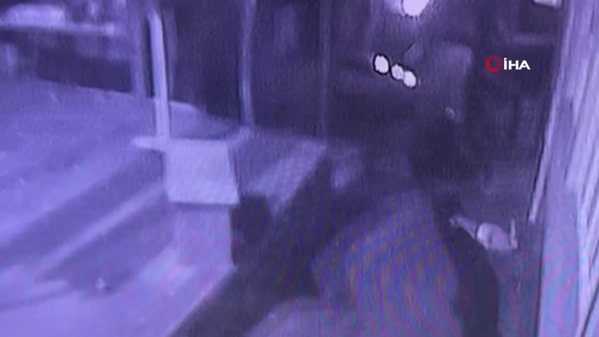 Gaziosmanpaşa’da Trajik Olay: Genç Çocuk, Yaşlı Adamı Öldürdü