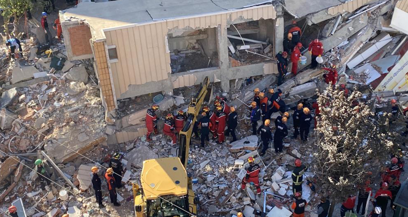 Gebze’de Enkaz Altından Kurtulan Dilara’nın İlk İstasyonu Aile Mezarlığı Oldu