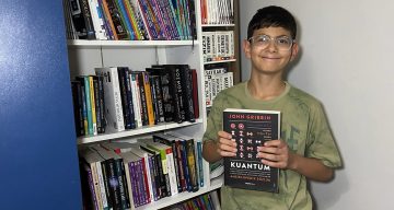 Genç Dahi Ümit Keçik, ABD’den Gelen Eğitim Davetini Kitaplarla Kutluyor