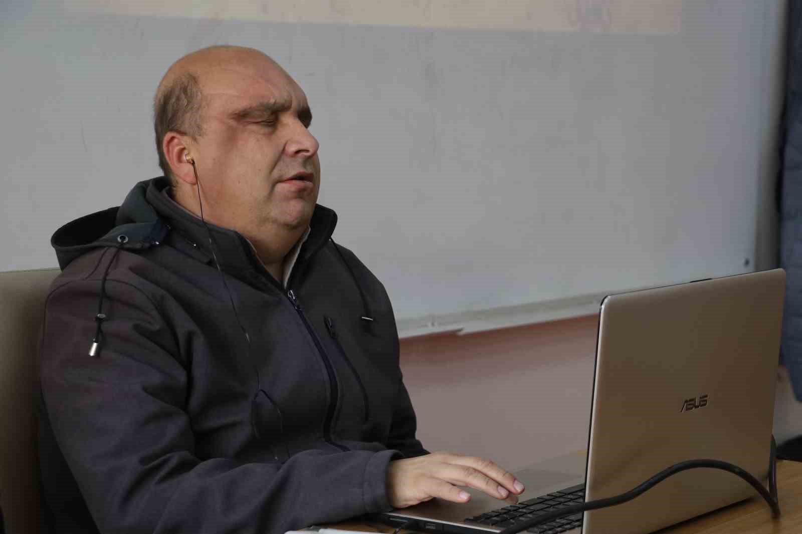 Görme Engelli Öğretmenler Sivas’ta Eğitimde Engel Tanımıyor