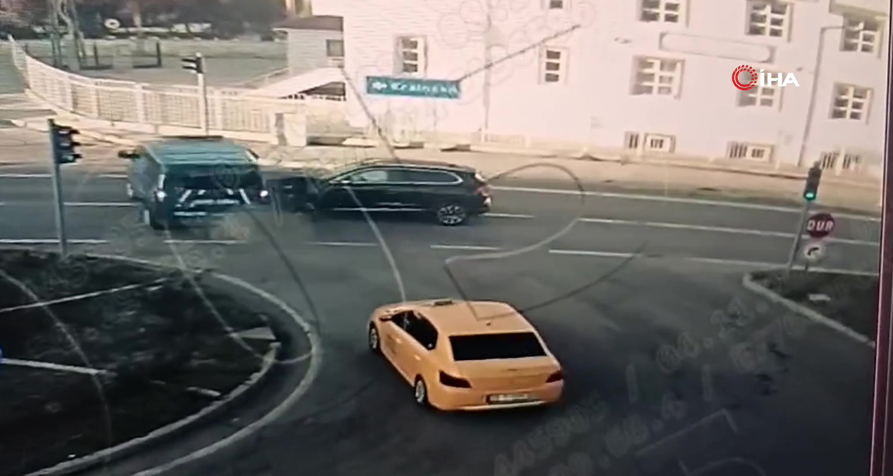 Gümüşhane’de Jandarma Minibüsü Kaza Yaptı: 2 Asker Yaralandı