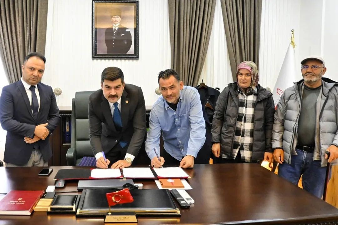 Gürün’de Hayırseverlerden Öğrencilere Büyük Destek: İki Daire Bağışlandı