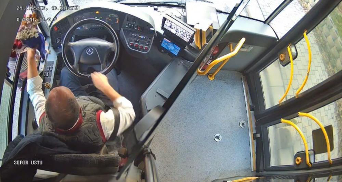 İETT Şoföründen Öğretmenler Günü’ne Özel Sıcak Jest