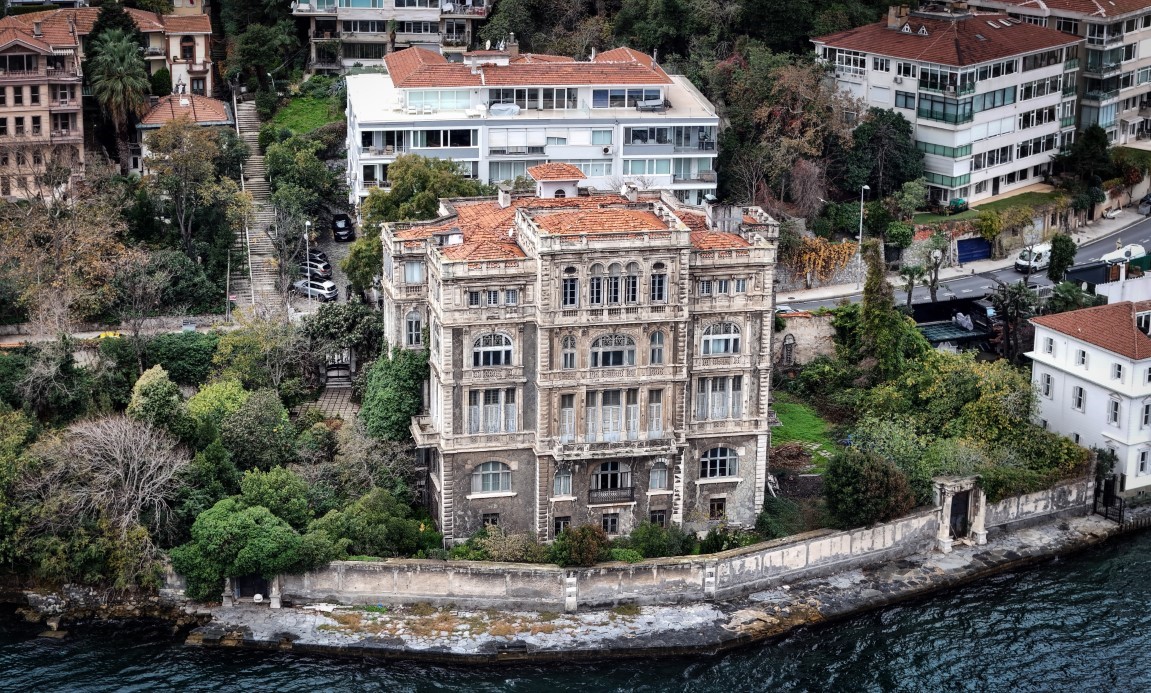 İstanbul Boğazı’nın Tarihi İncisi Zeki Paşa Yalısı Satışa Çıktı
