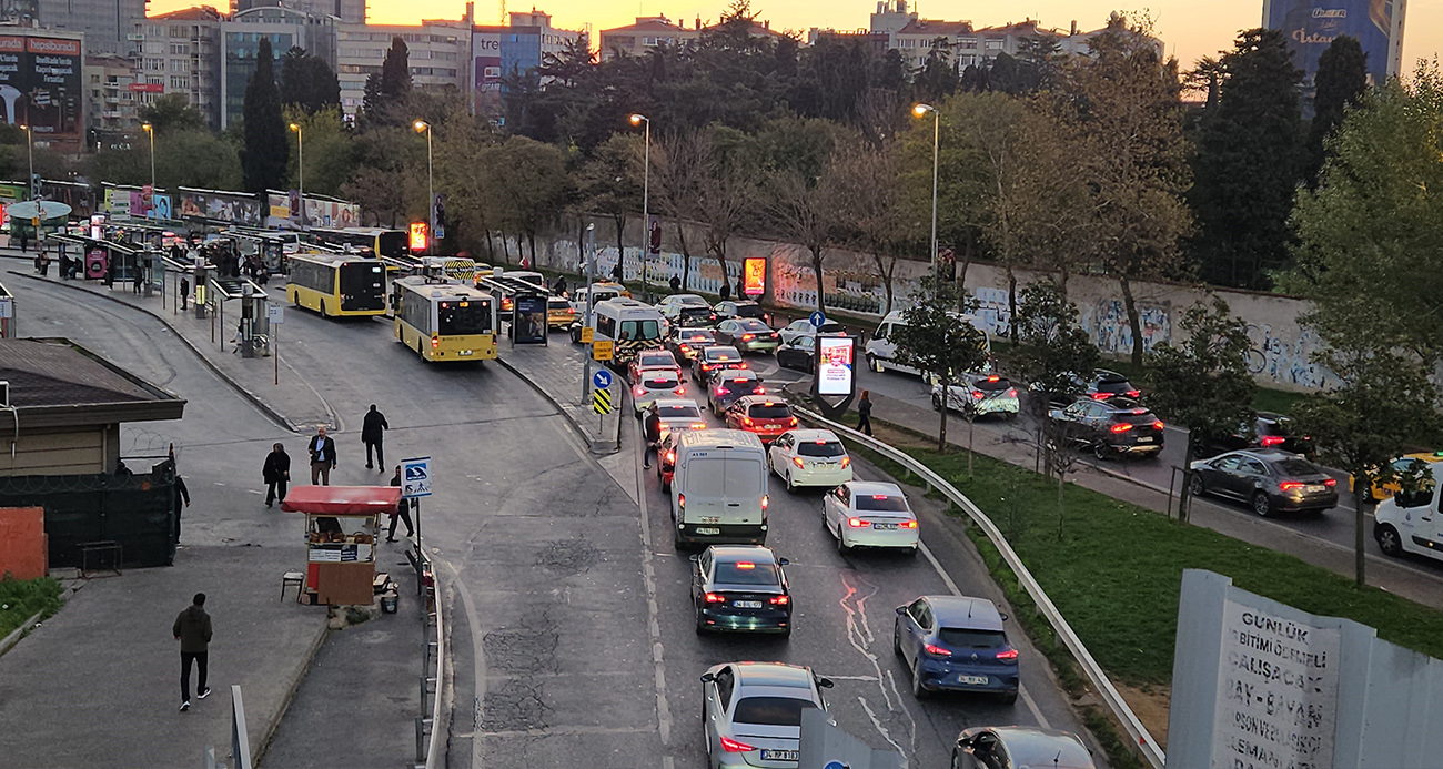 İstanbul’da Okulların Açılması Trafik Yoğunluğunu Artırdı