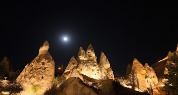 Kapadokya’da Büyüleyici ‘Kunduz Süper Ay’ Manzarası
