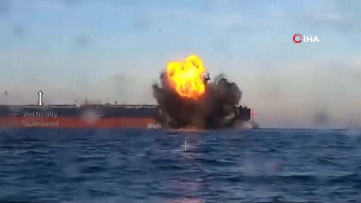 Karadeniz’de Yabancı Gemiye Düzenlenen Saldırının Görüntüleri Paylaşıldı