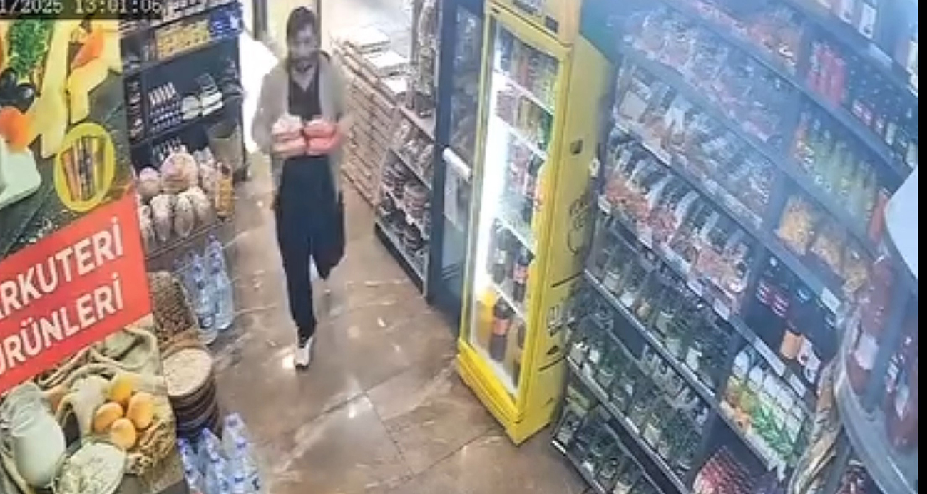 Kocaeli Çayırova’da Şarküteriye Dalan Cip: Kıl Payı Kurtuluş Anı Kameralarda