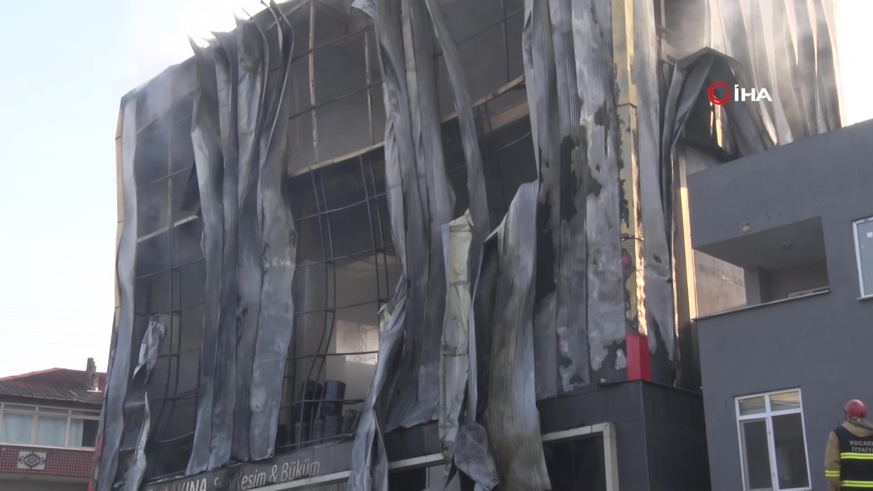 Kocaeli Dilovası’nda Kozmetik Fabrikasında Büyük Yangın: 6 Kişi Hayatını Kaybetti, 1 Kişi Yaralı