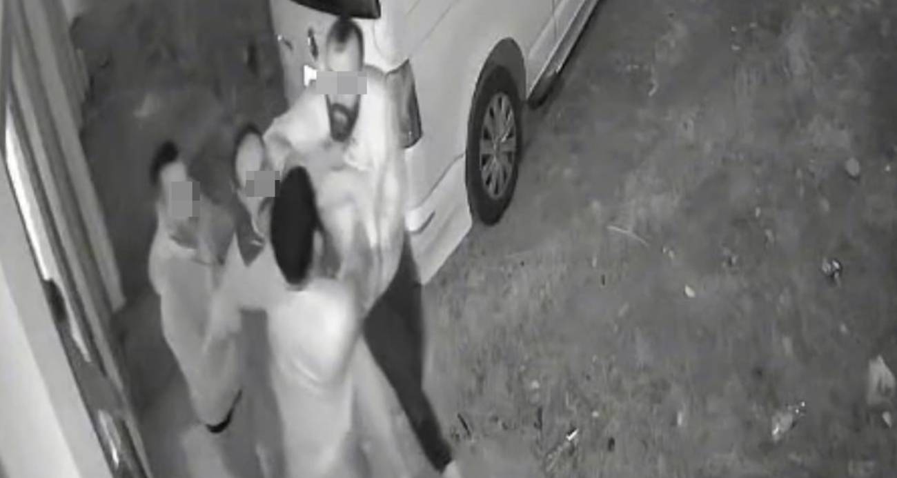 Kukla Sanatçısına Aile İçi Şiddet: Boşanma Sürecindeki Eşi ve Yakınları Tarafından Saldırıya Uğradı