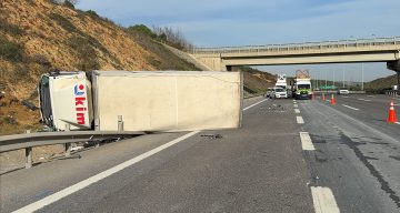 Kuzey Marmara Otoyolu’nda Zincirleme Kaza: İki Kamyon ve Bir Tır Çarpıştı