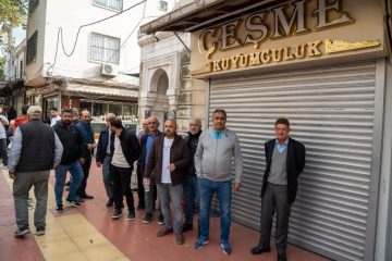 Manisa Şehzadeler’de Kuyumcu Dolandırıcılığı İddiası: Vatandaşlar İsyan Etti