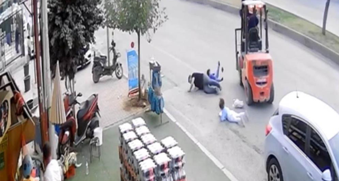 Mersin’de Ters Yönden Gelen Forkliftin Çarptığı Baba ve Çocukları Yaralandı