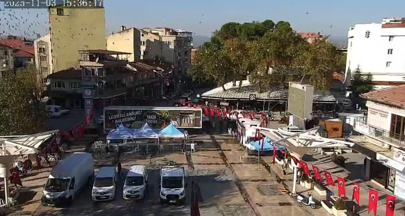 Sındırgı’da Korkutan Deprem Anları Kameralara Yakalandı