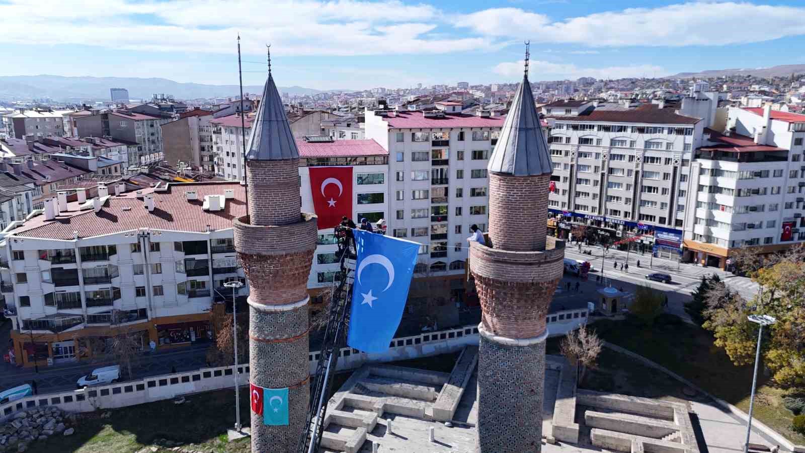 Sivas Cumhuriyet Üniversitesi Öğrencileri, Doğu Türkistan’daki Zulme Dikkat Çekti