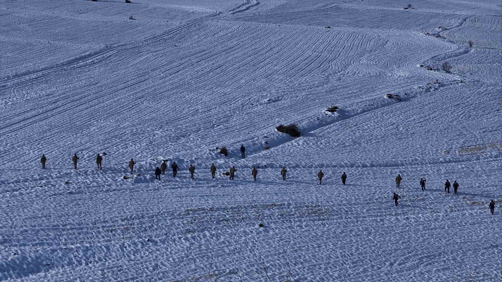 Sivas Yenikervansaray Köyünde Kaybolan Yaşlı Adam İçin Arama Çalışmaları 8. Gününde Devam Ediyor