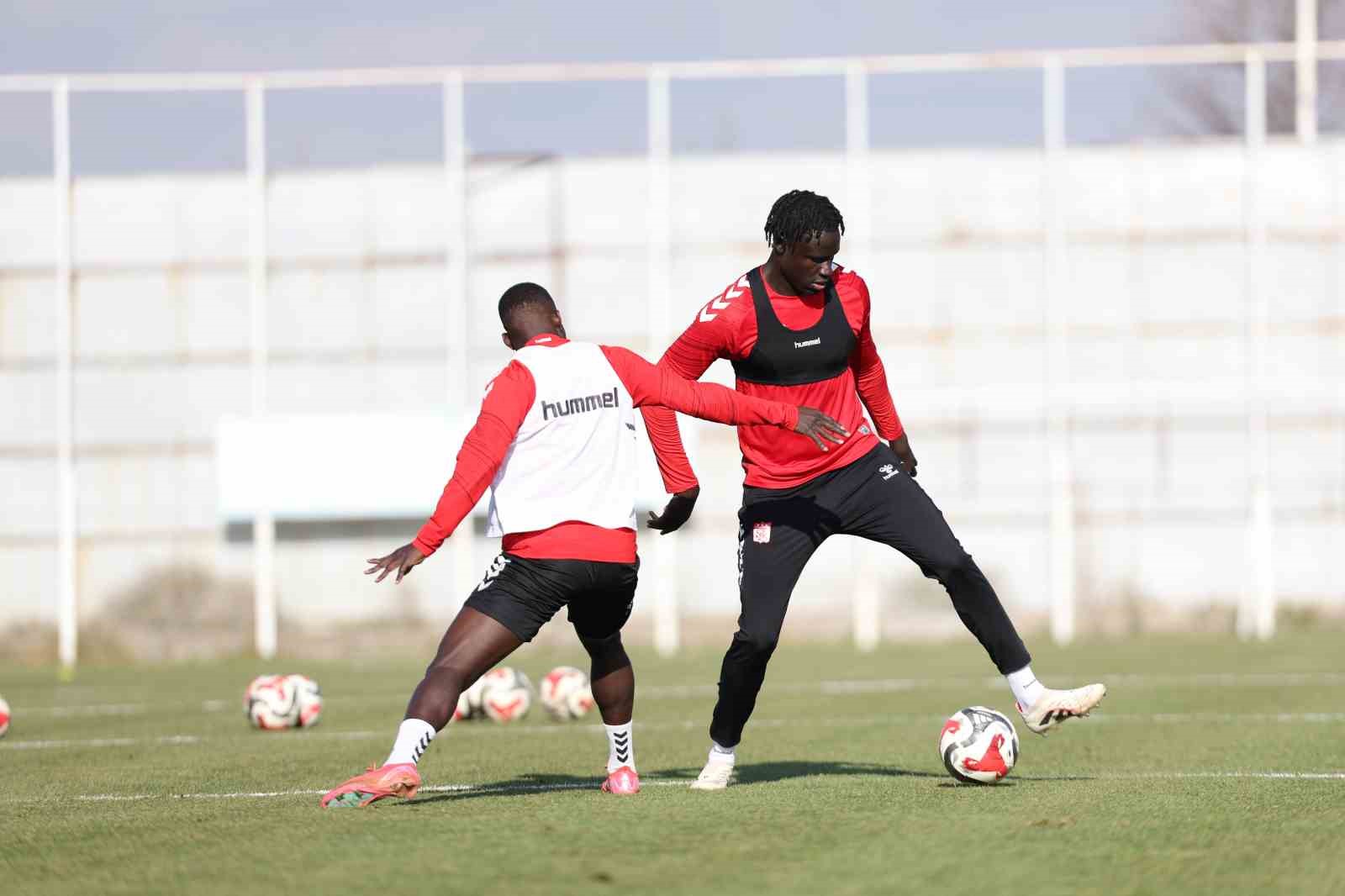 Sivasspor, Boluspor Maçı İçin Hazırlıklarını Sürdürüyor