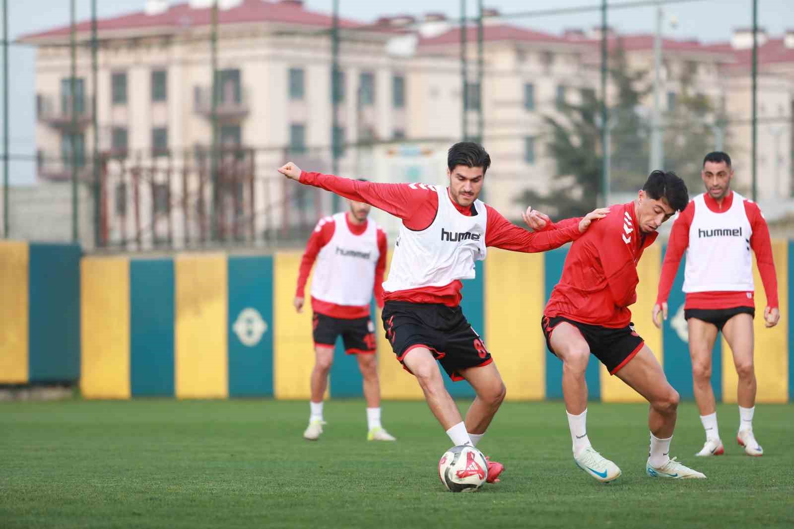 Sivasspor, Esenler Erokspor Karşılaşması İçin Hazırlıklarını Tamamladı