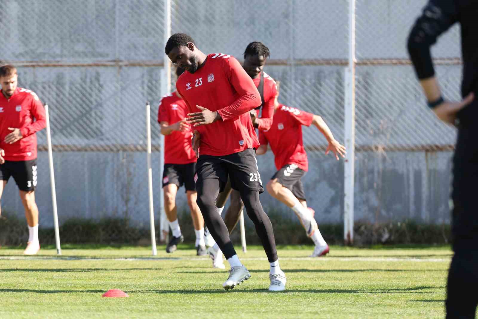 Sivasspor, Zorlu Erokspor Maçı Öncesi Son Hazırlıklarını Sürdürüyor