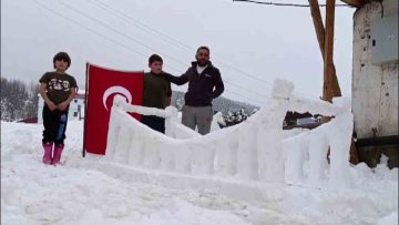 Sivas’ta Anlamlı Kardan Sanat: 15 Temmuz Şehitler Köprüsü