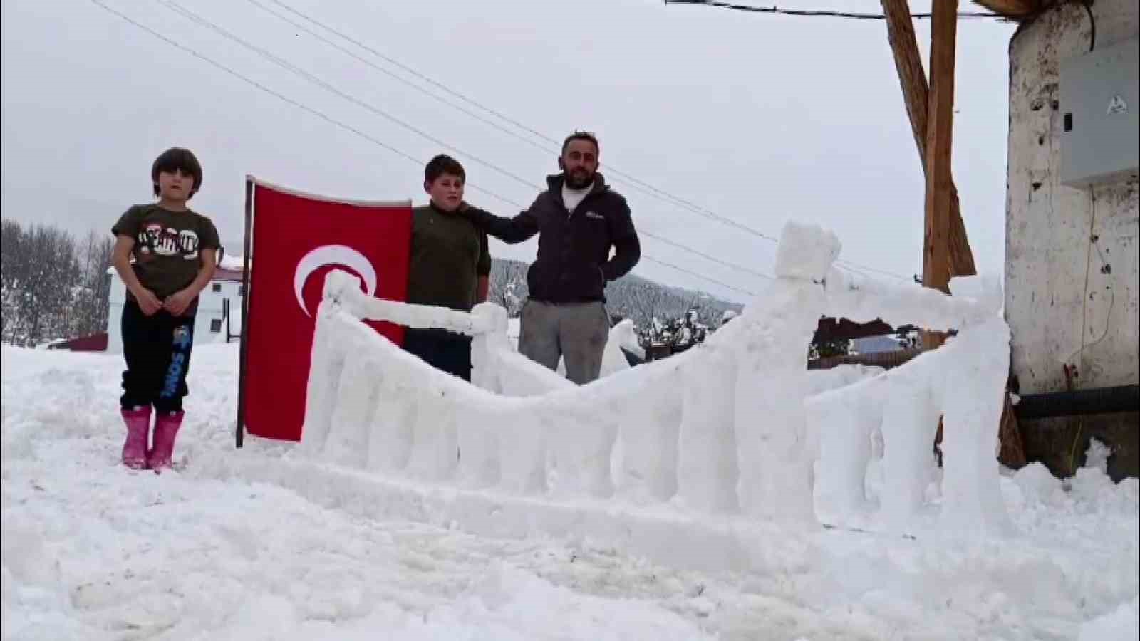 Sivas’ta Anlamlı Kardan Sanat: 15 Temmuz Şehitler Köprüsü