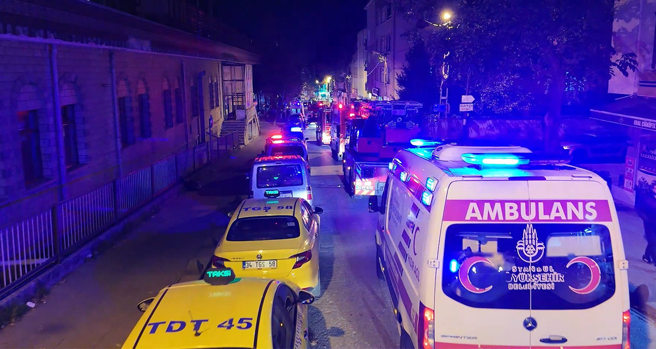 Sultanbeyli’de Korkutan Yangın: Ahşap Ev Alevlere Teslim Oldu